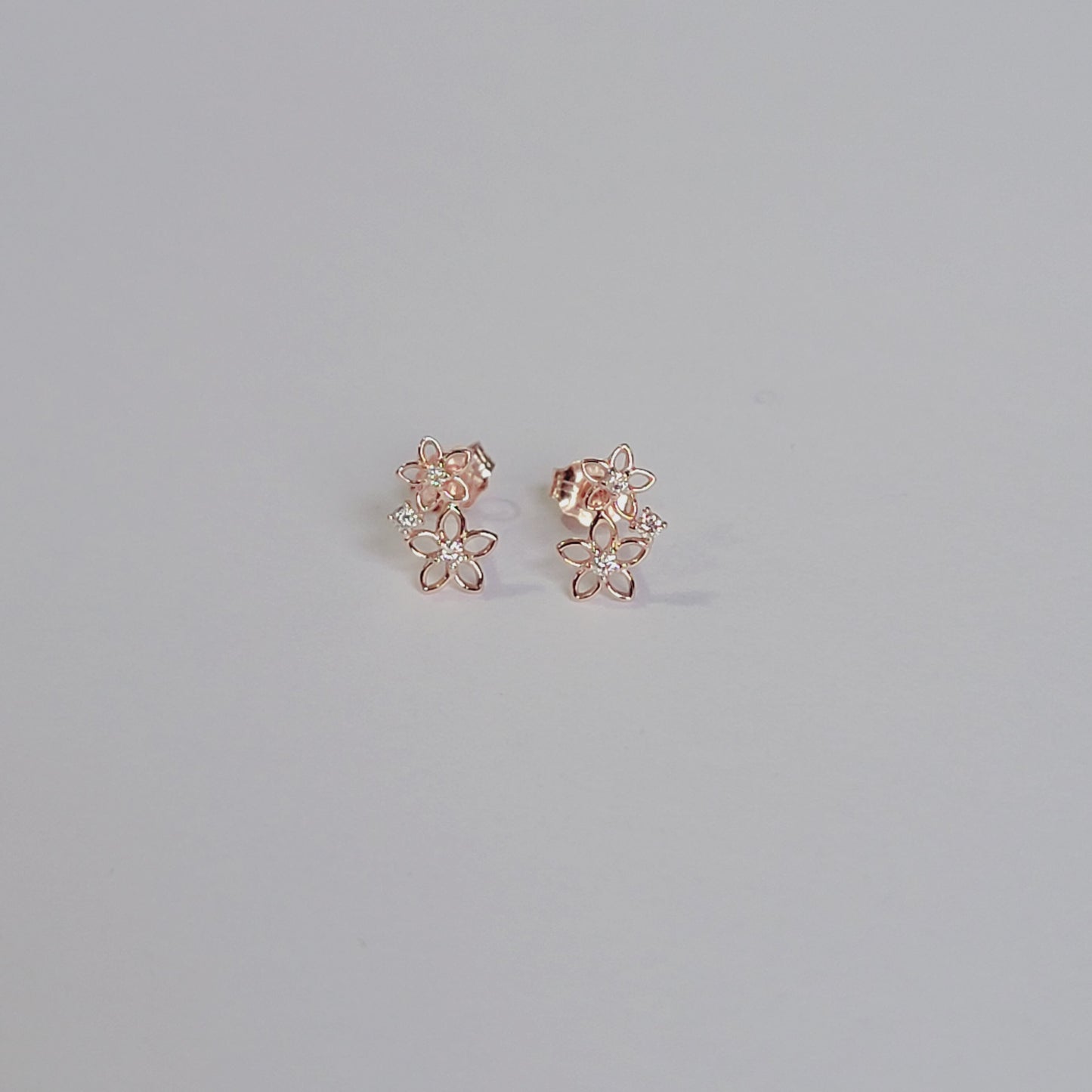 14k Gold Diamond Flower Earrings, Dainty Gold Earrings, Minimalist Earrings, Cute Earrings, Flower Earrings, Girls Earrings