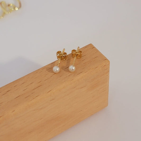 Pearl Stud earrings, 14K Cultured Pearl Studs, Gold freshwater pearl studs, Minimalist pearl earring, Dainty Studs, Everyday Earrings, White