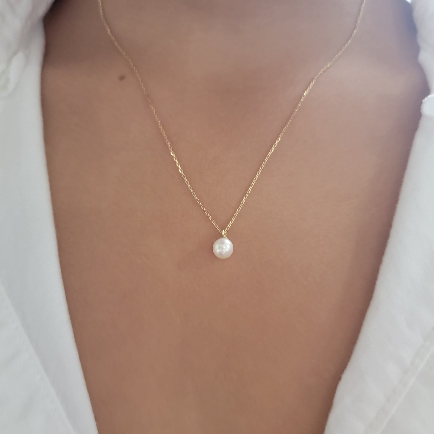 Pearl Necklace in 14k Solid Gold