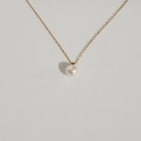 Pearl Necklace in 14k Solid Gold