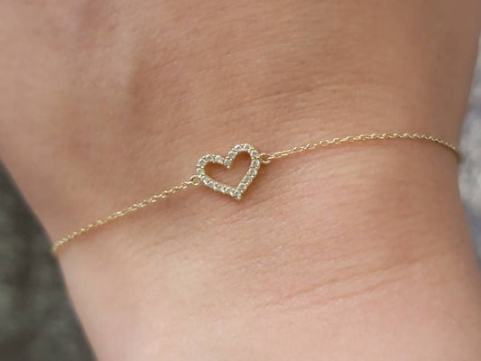 Dainty Diamond Heart bracelet in 14k Solid Gold