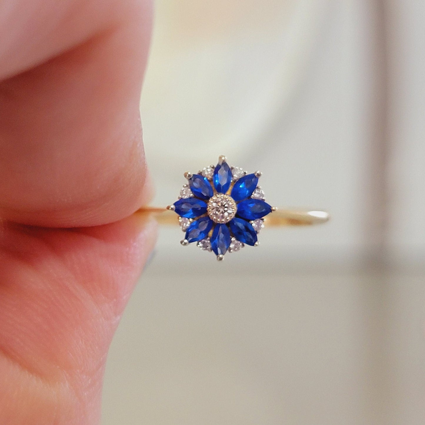 Diamond Halo Cluster Ring in 14k Gold /  Blue Sapphire Cluster Ring Engagement / Diamond Floral Accent Ring / Vintage Sapphire Ring