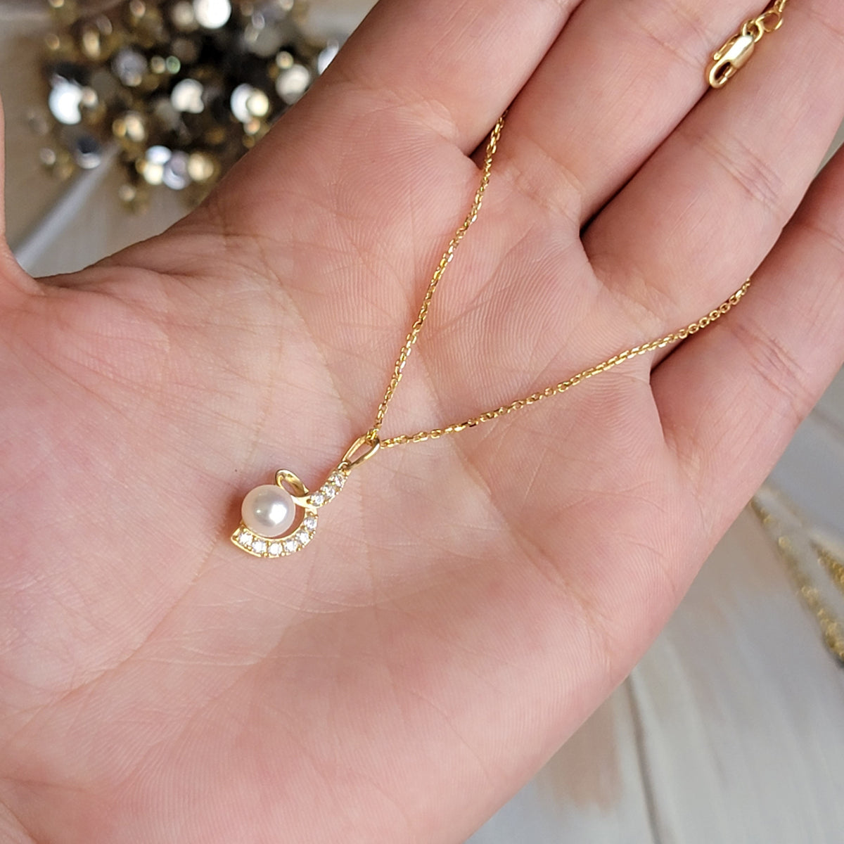 Twisted Diamond Pearl Necklace