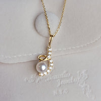 Twisted Diamond Pearl Necklace